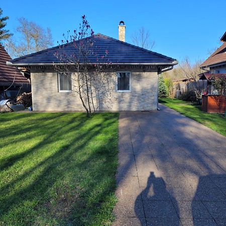 Beni Nyaralo Apartment Bekesszentandras Exterior photo