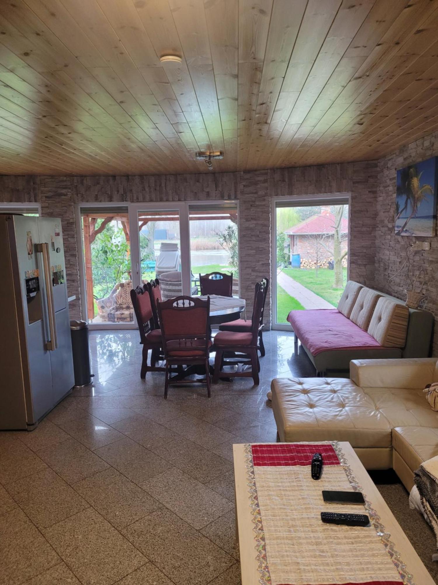 Beni Nyaralo Apartment Bekesszentandras Exterior photo